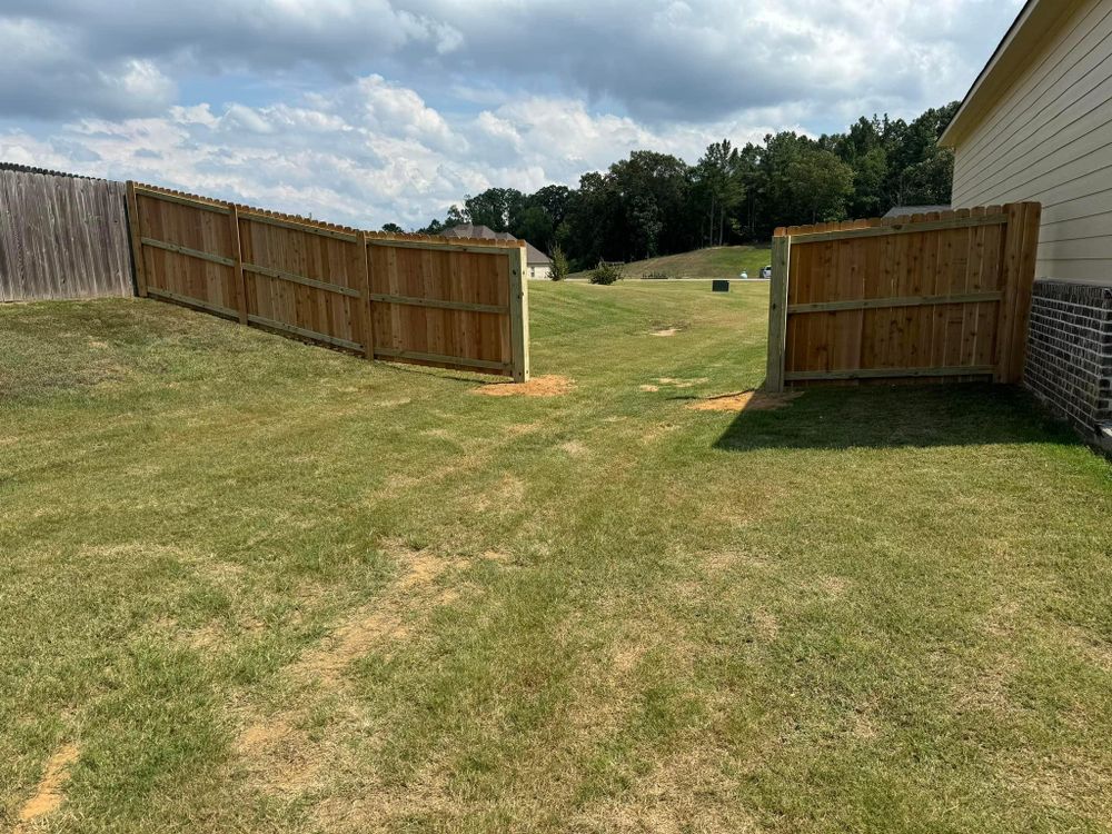 Custom Wooden Fences for Manning Fence, LLC in Hernando, MS