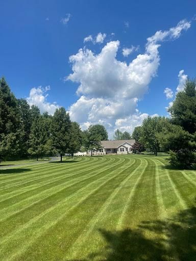 All Photos for FIRST CLASS GRASS LLC in Syracuse, IN