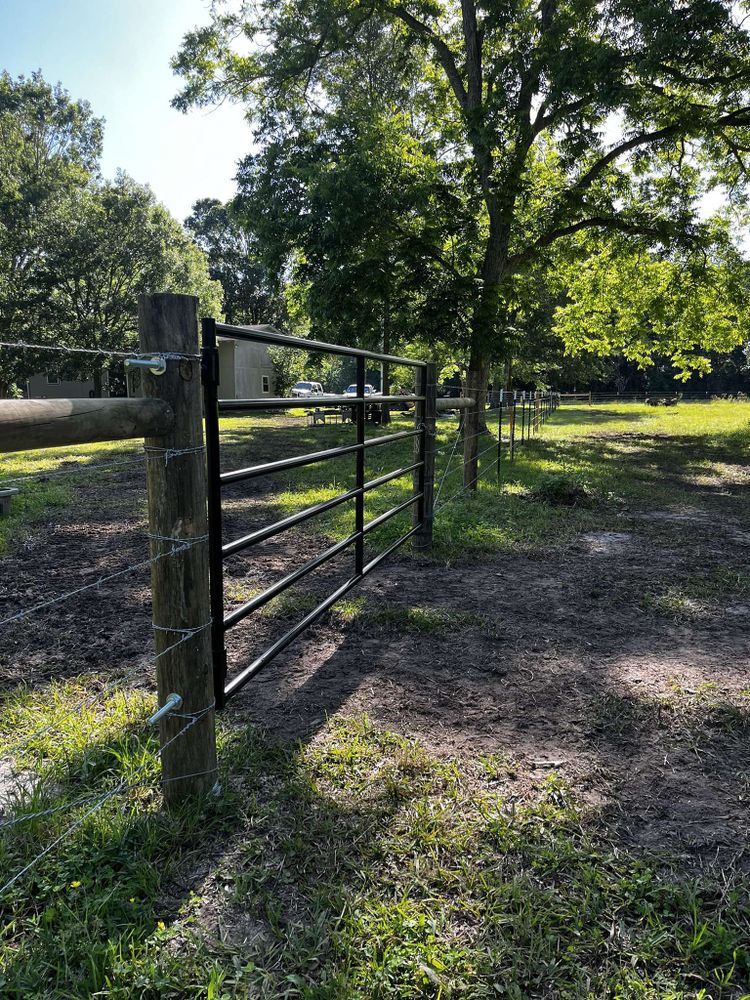 Fences for Bar T Fencing in Dayton, TX