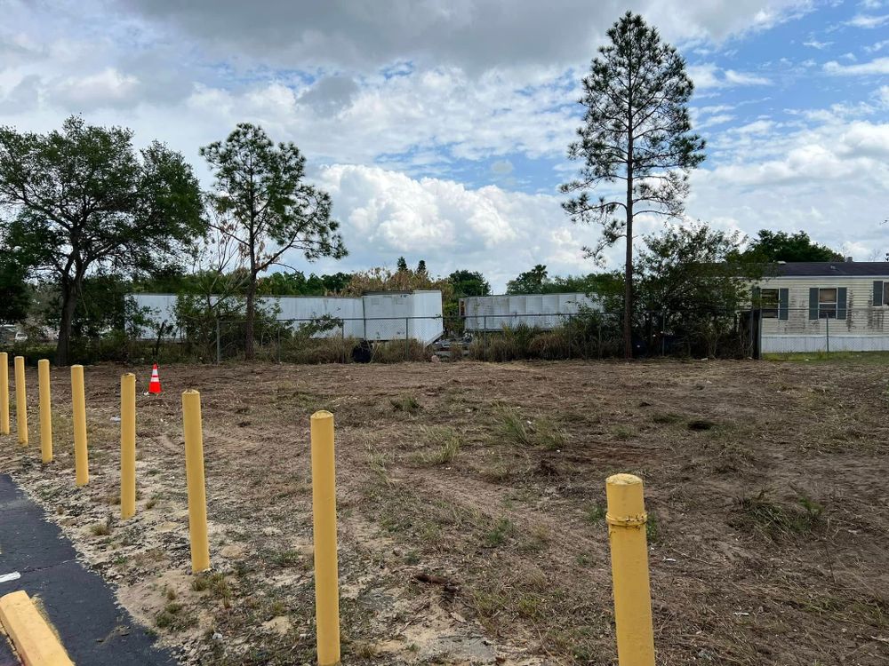 Lawn Maintenance for Duck's Lawn & Tree Service, LLC. in Lakeland, FL