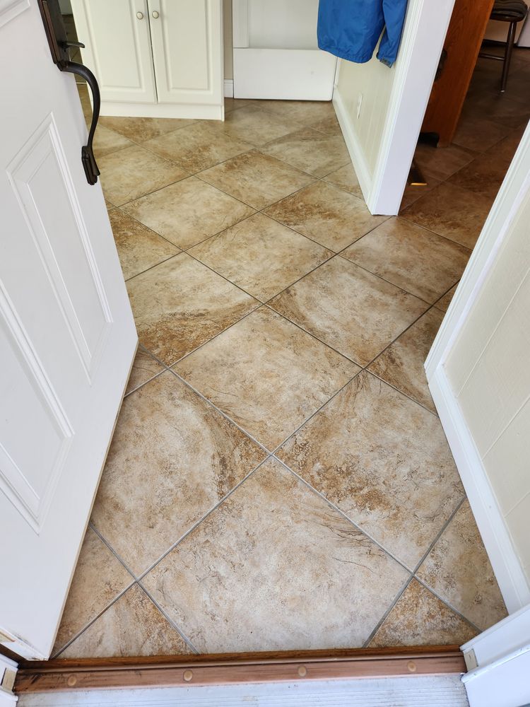 Tile/Grout  for Sammy's Carpet Cleaning in Lewis County, TN