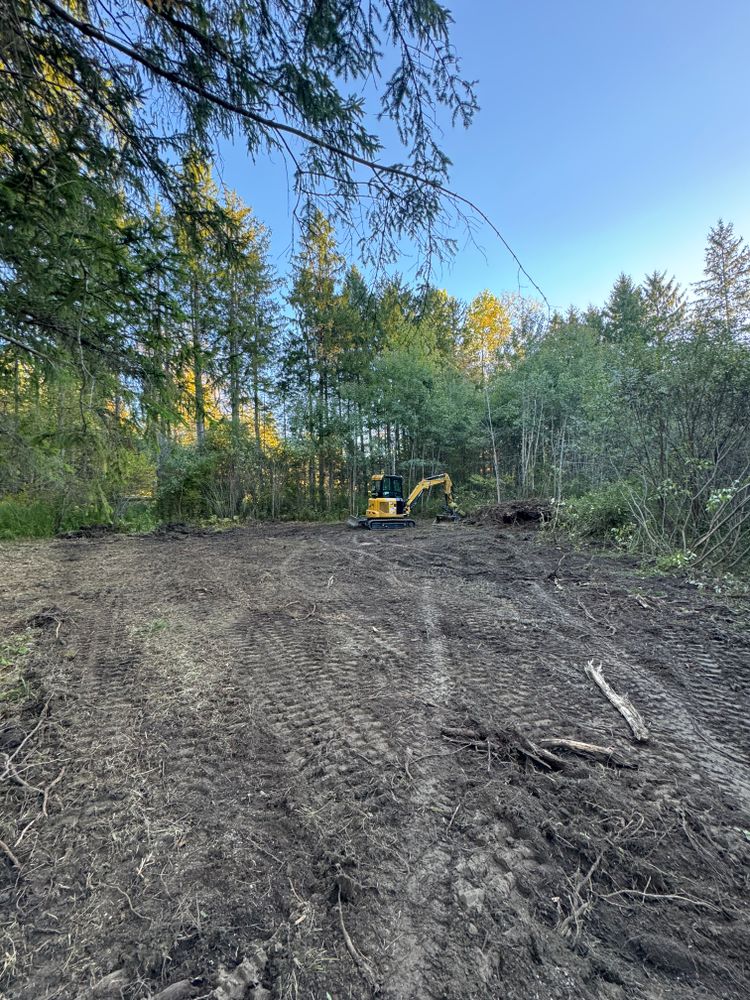 Our Material Deliveries service ensures timely and reliable delivery of high-quality landscaping materials, directly to your home, making it easier for you to complete your outdoor project smoothly. for Harpers Landscaping in Fredonia, NY