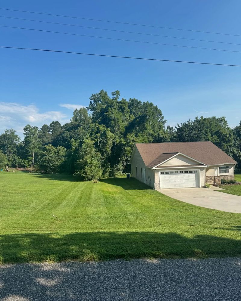 All Photos for Zotelo’s Lawncare LLC in Winston-Salem, NC