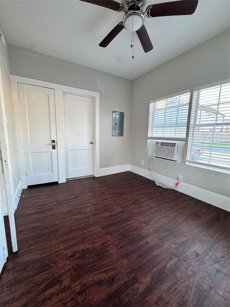 5320 Polk St #14, Houston, TX 77023 for Casa Antigua Realty in Houston, TX