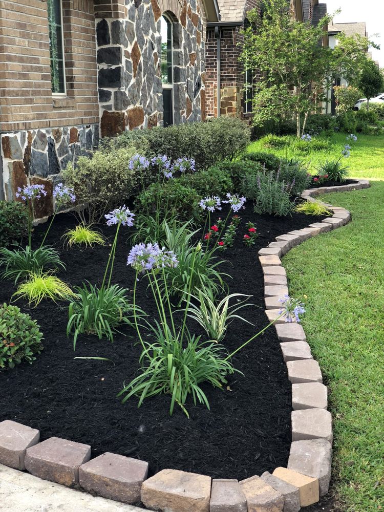 Landscaping for Garza Lawncare & Tree Service in Pearland, TX