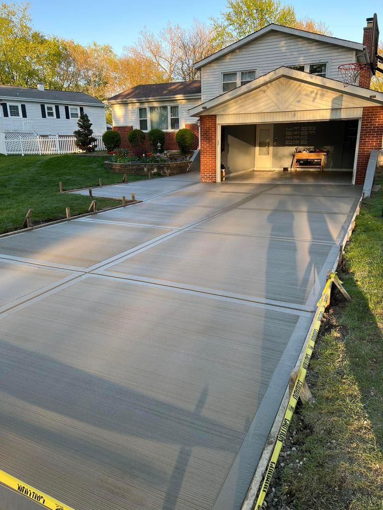 Transform your home’s exterior with our expert concrete driveways installation. Durable, stylish, and customizable, our driveways enhance curb appeal while providing a long-lasting solution for all vehicular needs. for Luna Dynasty Concrete in Chicago, IL