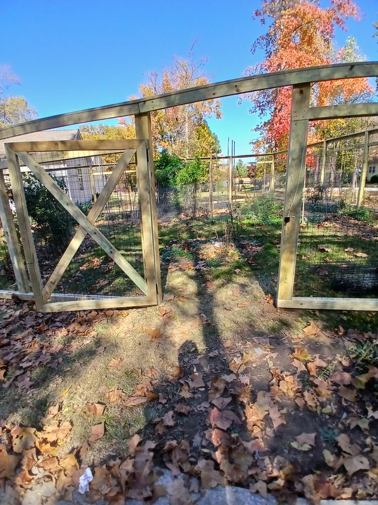 Carbondale fence for Dead Tree General Contracting in Carbondale, Illinois