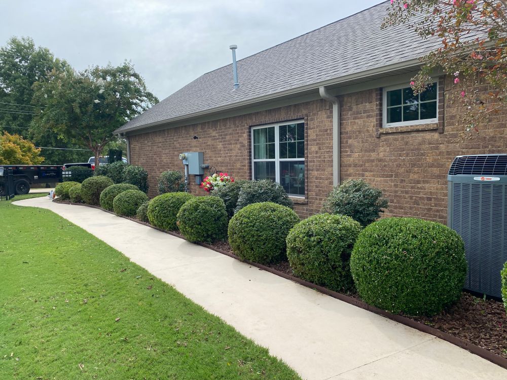 Fall Clean Up for Freedom Works Lawnscaping in Dyer County, Tennessee