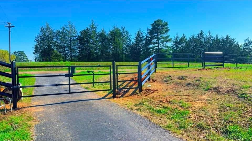 Mowing for Mohon Mowing & Fence in Gladewater, TX