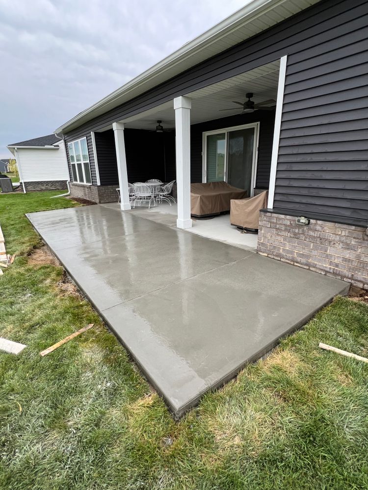 Patios for Ibarra Concrete Services LLC in Detroit, MI