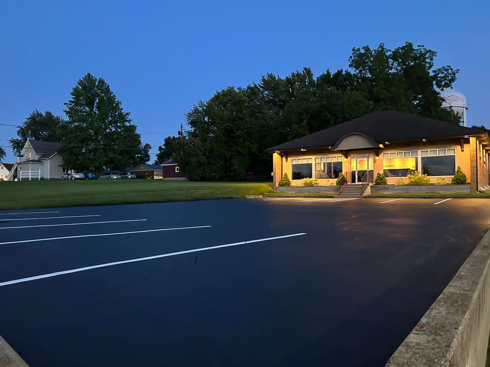 Our parking lot lining service ensures clear, organized and safe markings for your home's driveway or parking area. Enhance curb appeal and maximize space with professional asphalt striping expertise. for Recap Asphalt & Sealcoating in Angola,  IN