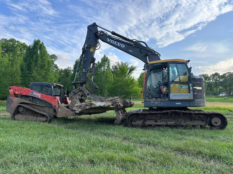 As a trusted excavating contractor, we provide precise and efficient excavation services for homeowners, ensuring safe preparation of your site for foundations, landscaping projects, or utility installations. for Oaks Excavating in Lyles, TN
