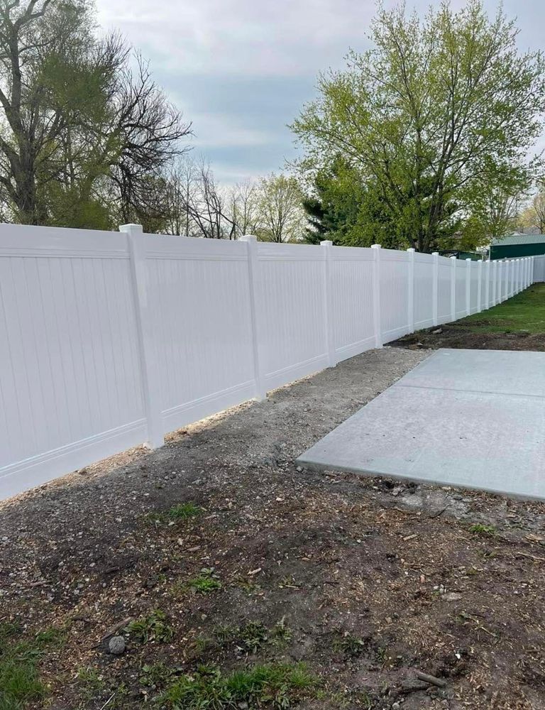 Fence Installation for Illinois Fence & outdoor co. in Kewanee, Illinois