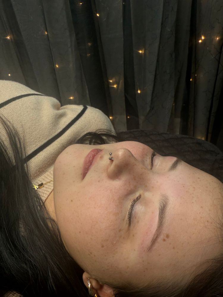 Lash Extensions - Classic/Hybrid/Volume/Colors for Unique Lash & Brow Studio in Bean Station, TN