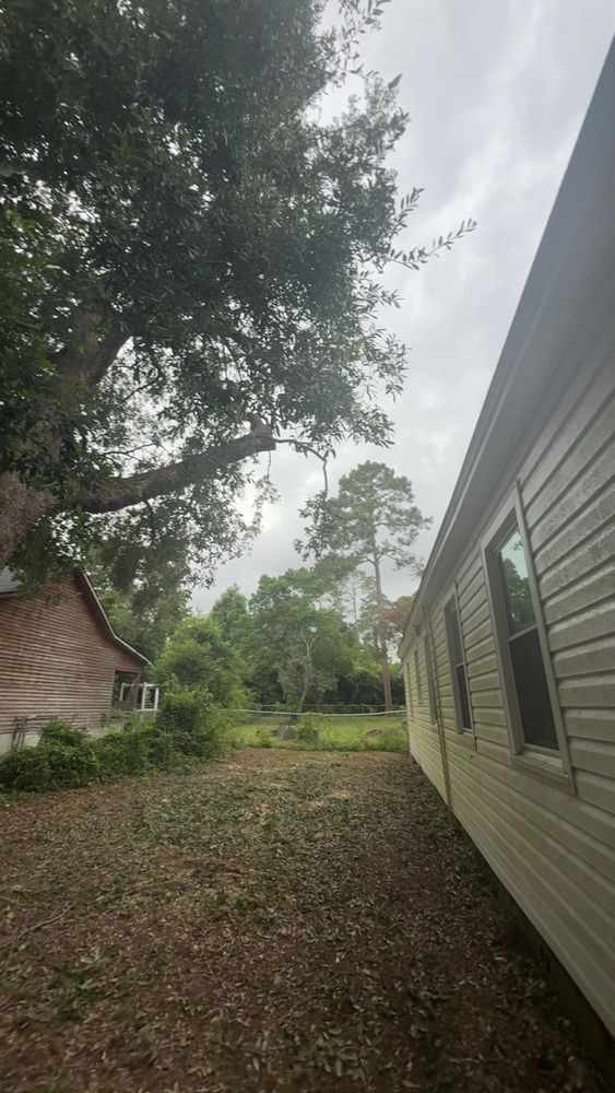 Hawkins Tree Service & Land Management team in Richmond Hill, GA - people or person