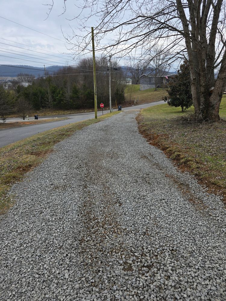 All Photos for Williams Lawn and Land in Sharps Chapel, TN