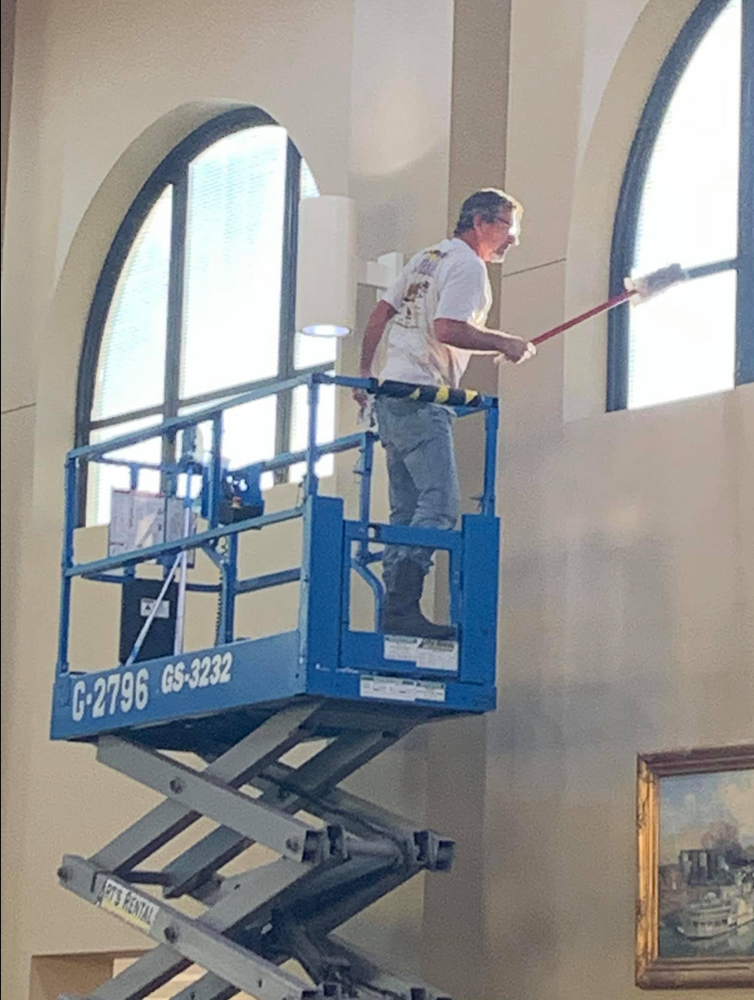 HDL Cleaning Services, LLC team in Cincinnati, OH - people or person