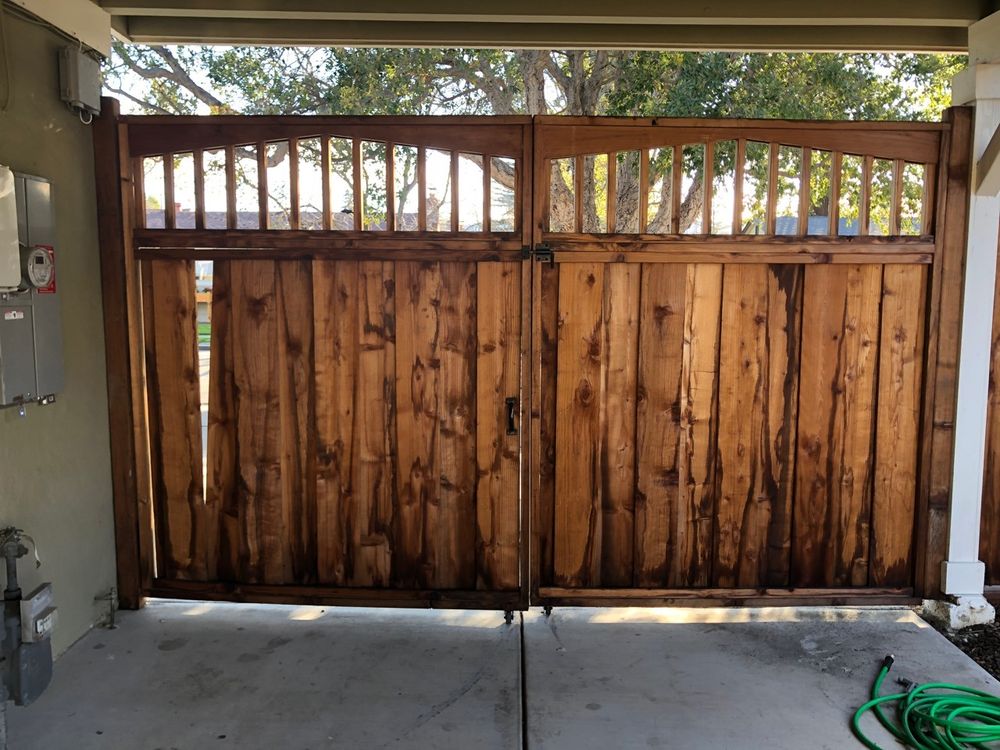 Fences for Zenn Exteriors in Champaign, IL