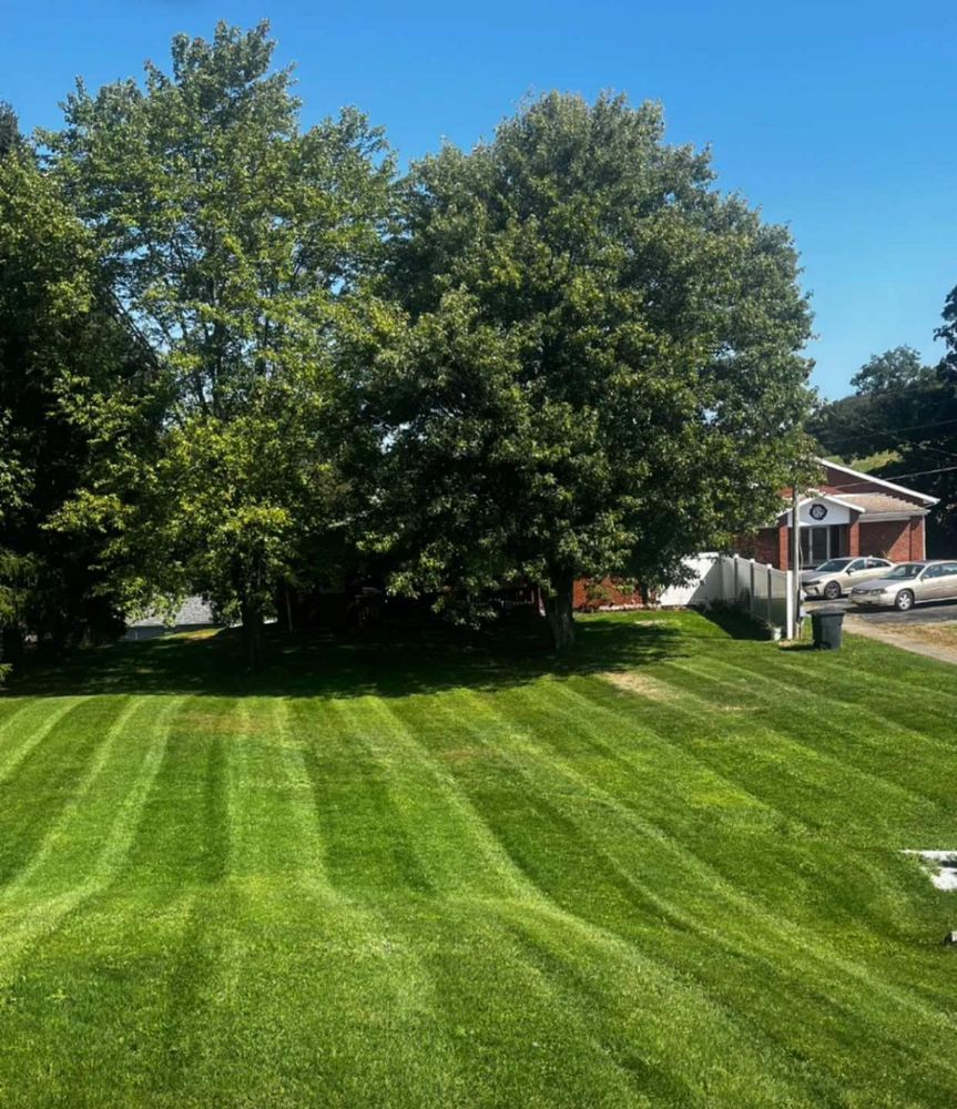 Duff’s Lawncare team in Prospect, PA - people or person