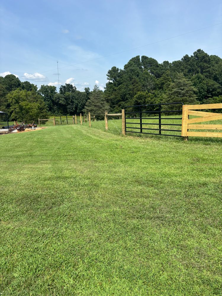Fence for LB Fencing & Services in Archdale, NC