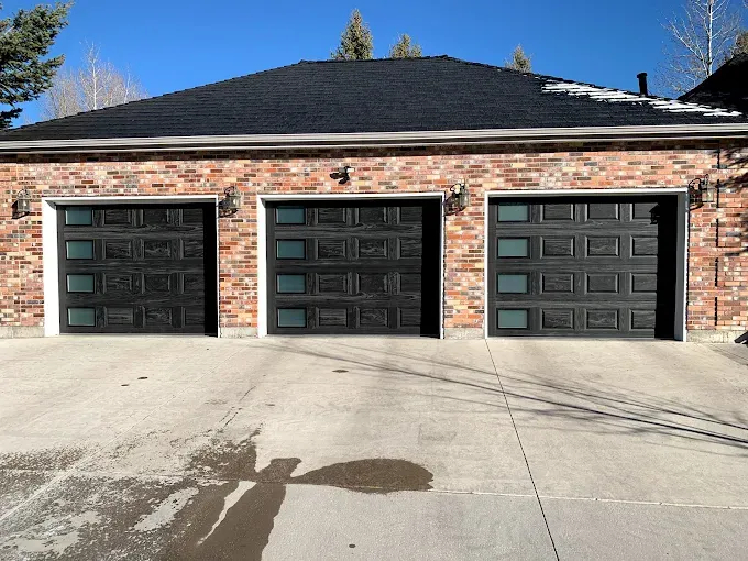 All Photos for 423 Garage Doors in Signal Mountain, Tennessee
