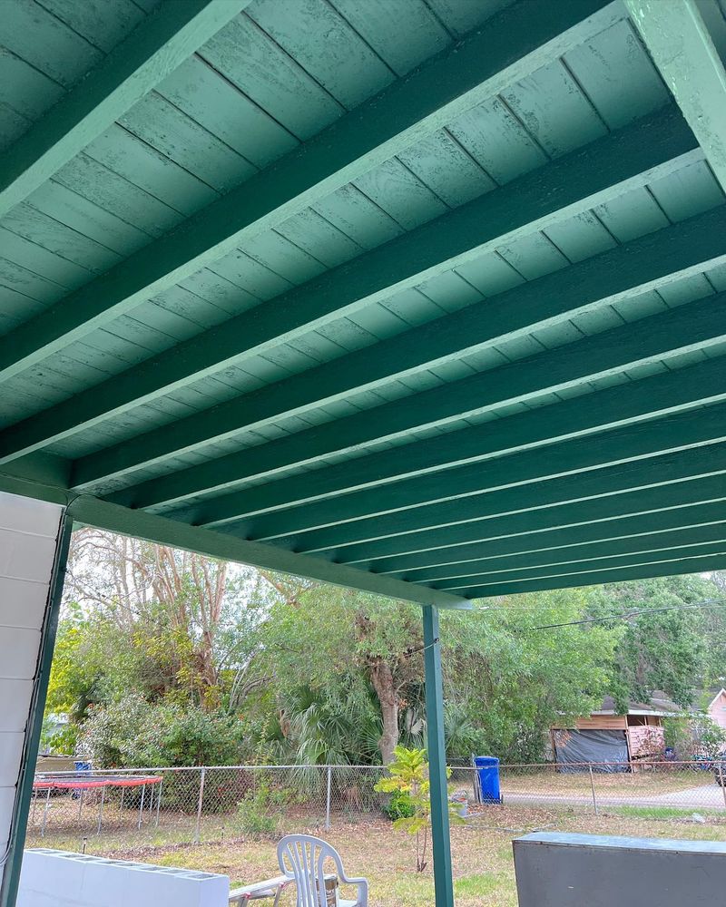 Our pressure washing service revitalizes your home's exterior with thorough cleaning, ensuring dirt and grime are removed. Discover top-quality "pressure washing near me" to enhance your property's curb appeal today. for Made Painting-Tampa in Tampa, FL