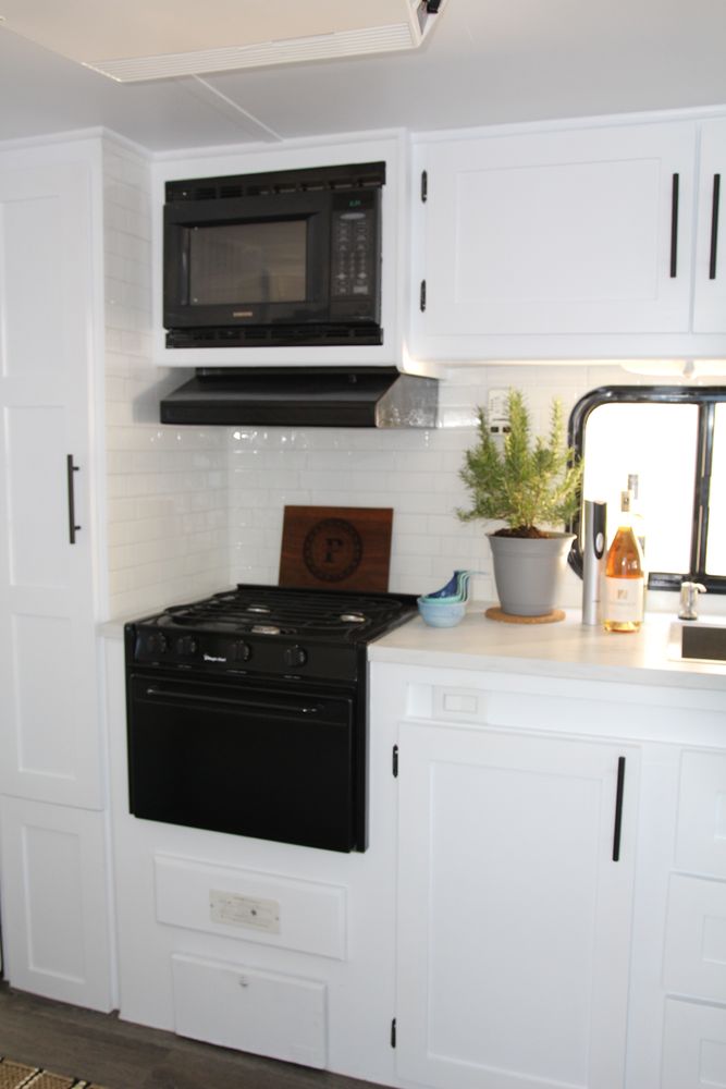Hana - 2015 Fleetwood Travel Trailer for Mauka to Makai RV Renovations in Los Angeles, CA