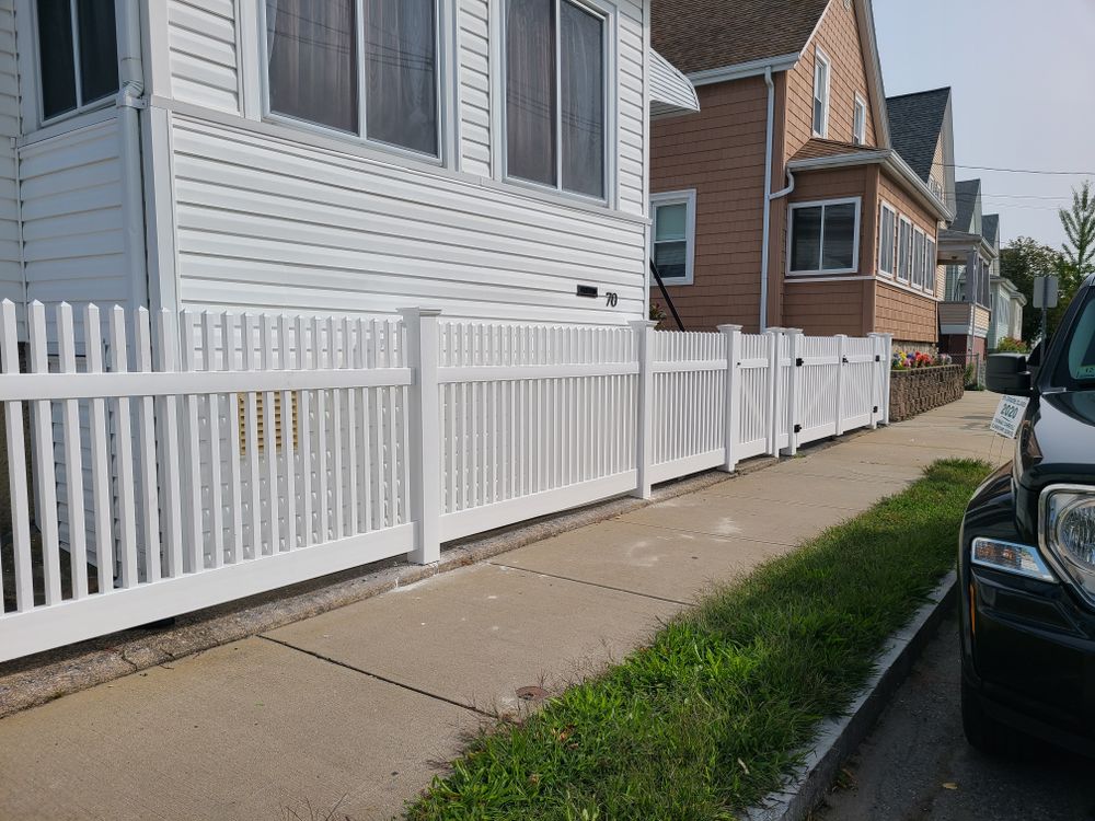 Vinyl Fences for Azorean Fence in Peabody, MA