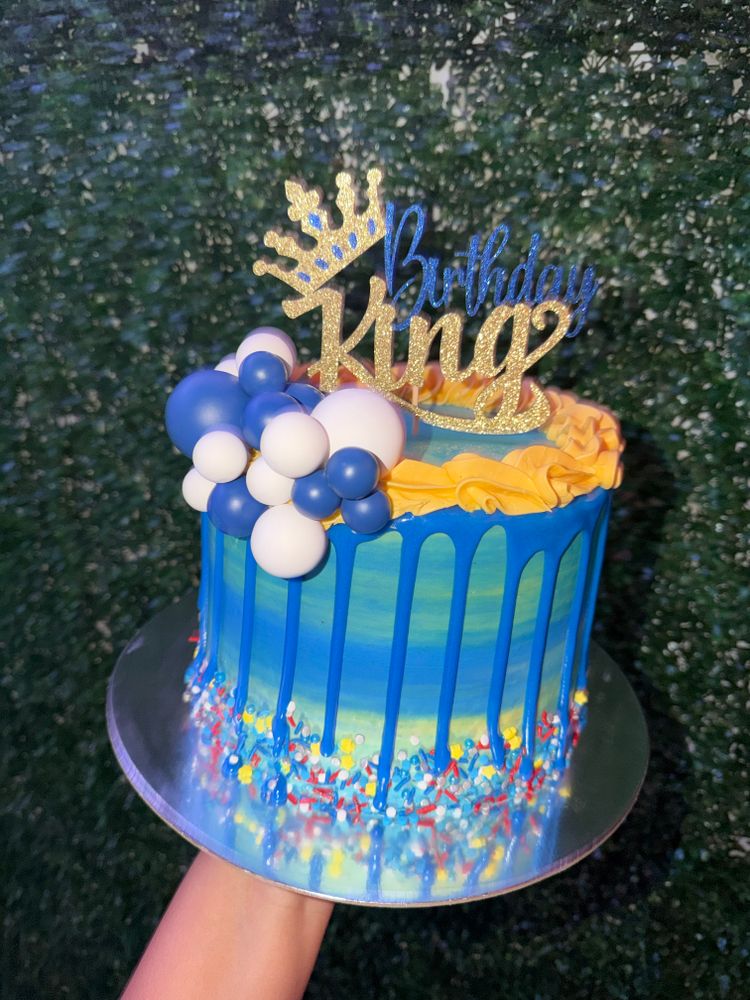 Custom Cakes and Cupcakes for Crumble Creations in Springfield, IL