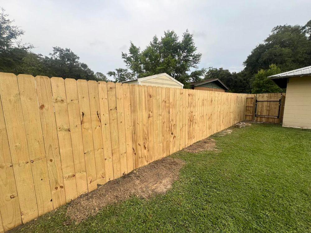 Enhance your property with our professional fence installation services, providing durable and aesthetically pleasing solutions tailored to your needs for privacy, security, or decoration. Enjoy punctual service from experienced technicians. for Otter's Fence & Gate Repair Service in Palatka, FL