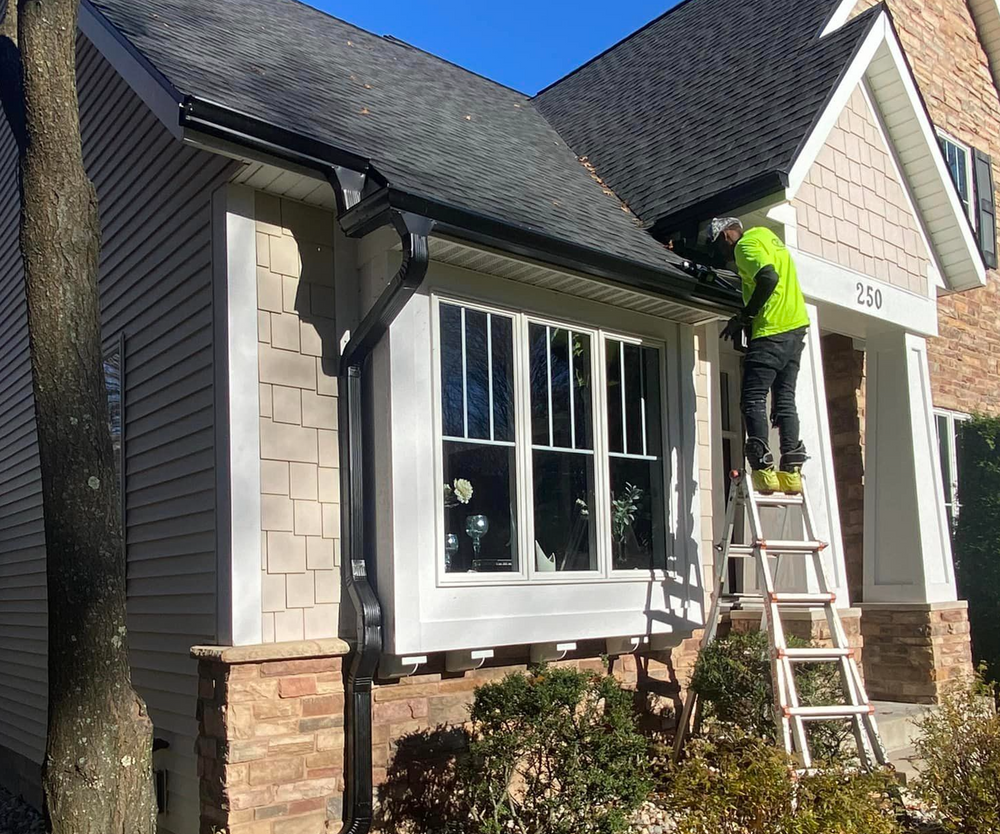 KC Custom Exteriors  team in Muskegon,  MI - people or person