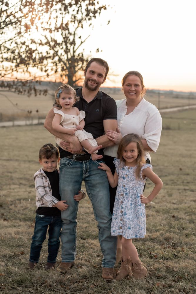 Miller & Kemp Contracting team in Bloomfield, IN - people or person