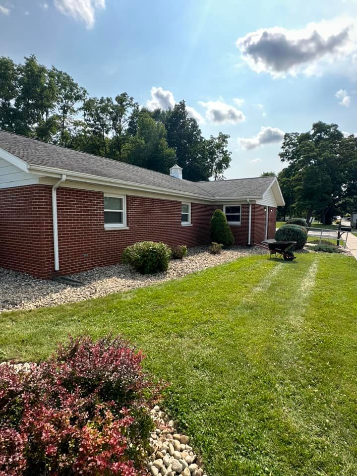 All Photos for FIRST CLASS GRASS LLC in Syracuse, IN