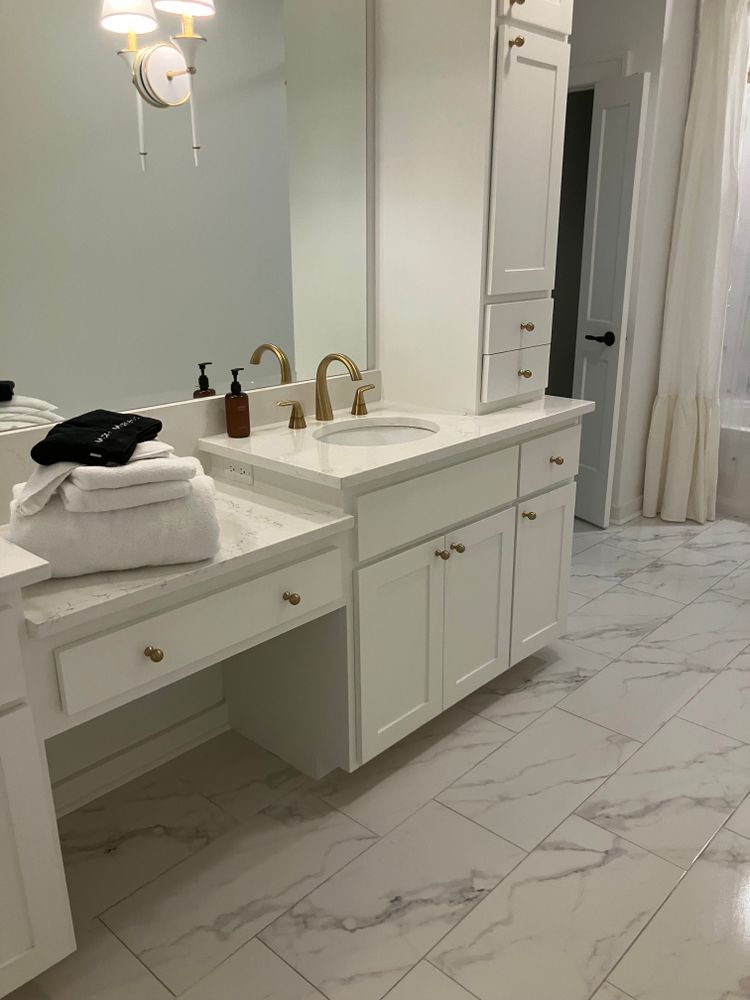 Bathroom Cleaning for Lafleur Cleaning Services LLC in Baton Rouge, LA