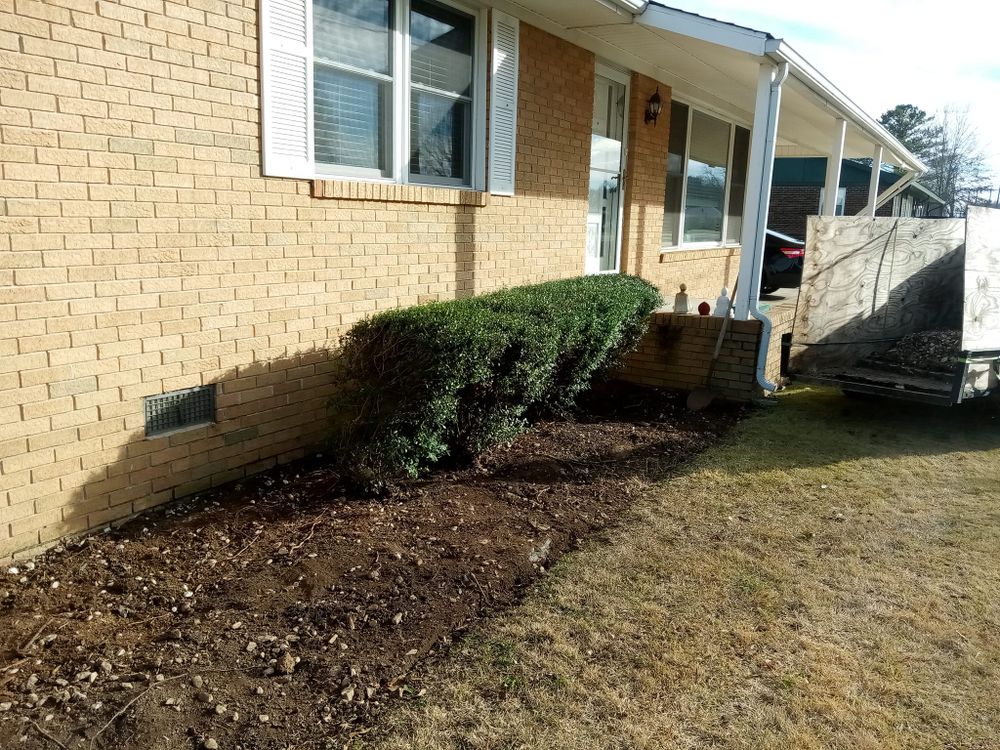 Lawn Maintenance for Chris' Lawn Care and Remodeling in Anniston, AL