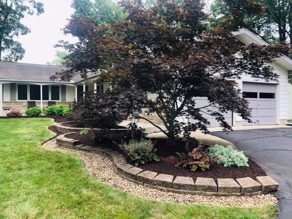 Mulch Installation for Division80 Landscaping & Lawncare in Marysville, OH