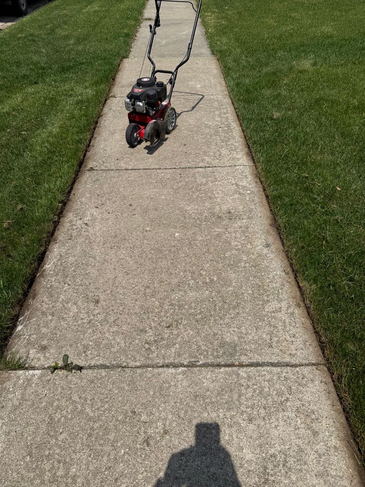 All Photos for B&G Lawn Care in Roscoe, IL