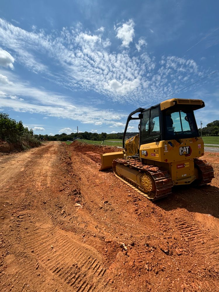 Our excavation service utilizes advanced machinery and experienced professionals to safely dig, level, and shape the land for or landscaping enhancements. for Three Rivers Dirt Works LLC in Knoxville, TN