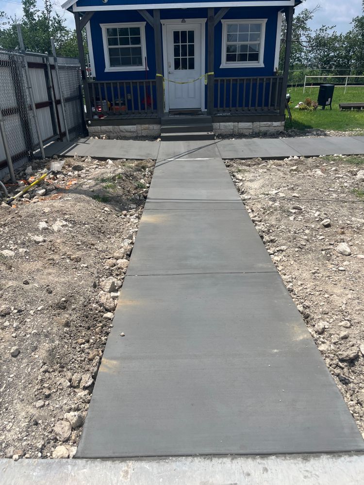 Walkways& Driveways for Leo's Concrete Crew in Elgin, TX