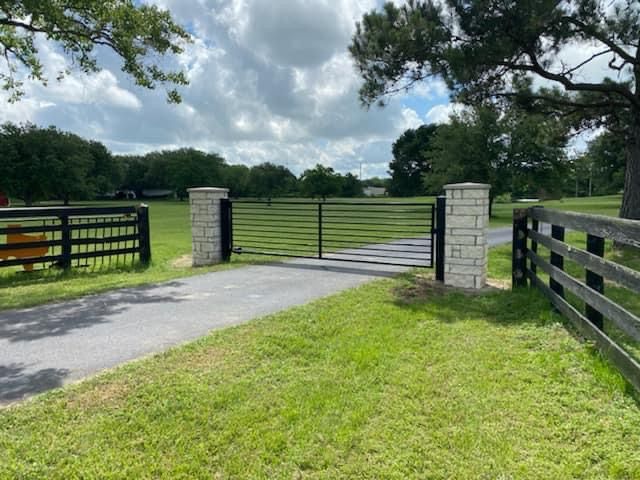 Gates for Pride Of Texas Fence Company in Brookshire, TX