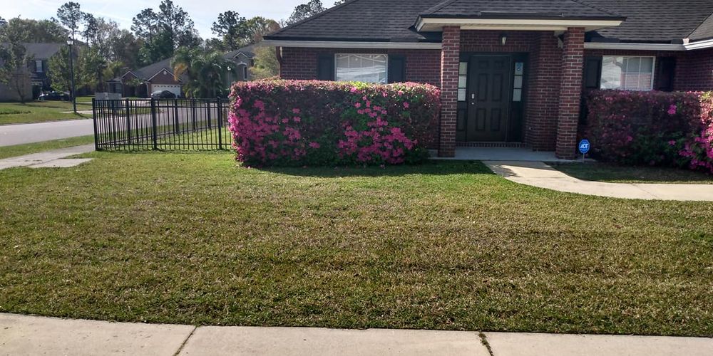 Landscaping for Tugger and Son's Lawn Care in Jacksonville, FL