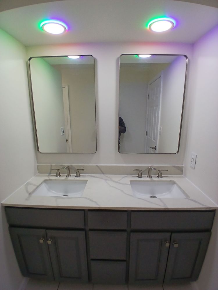 west Frankfort Master and Full Bath Renovations for Dead Tree General Contracting in Carbondale, Illinois