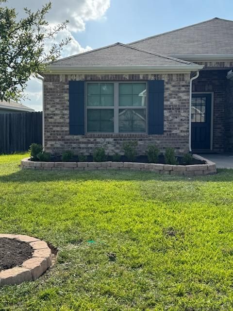 All Photos for Loredo's Landscaping in New Caney, TX