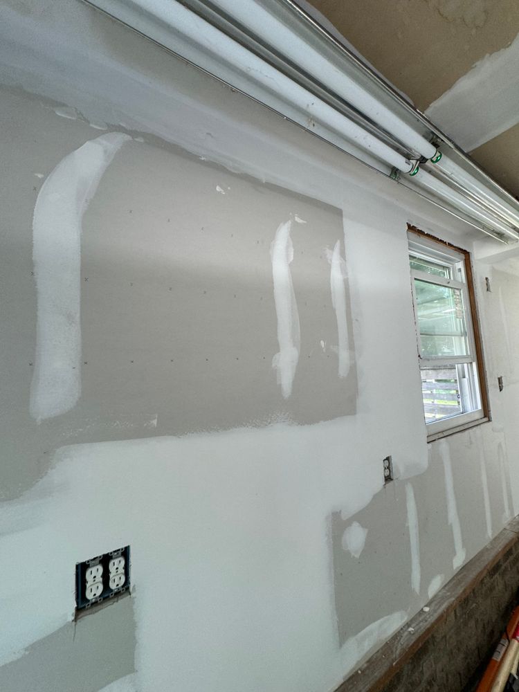 Interior and exterior for Brothers Coatings and Painting LLC in Holly Ridge, NC