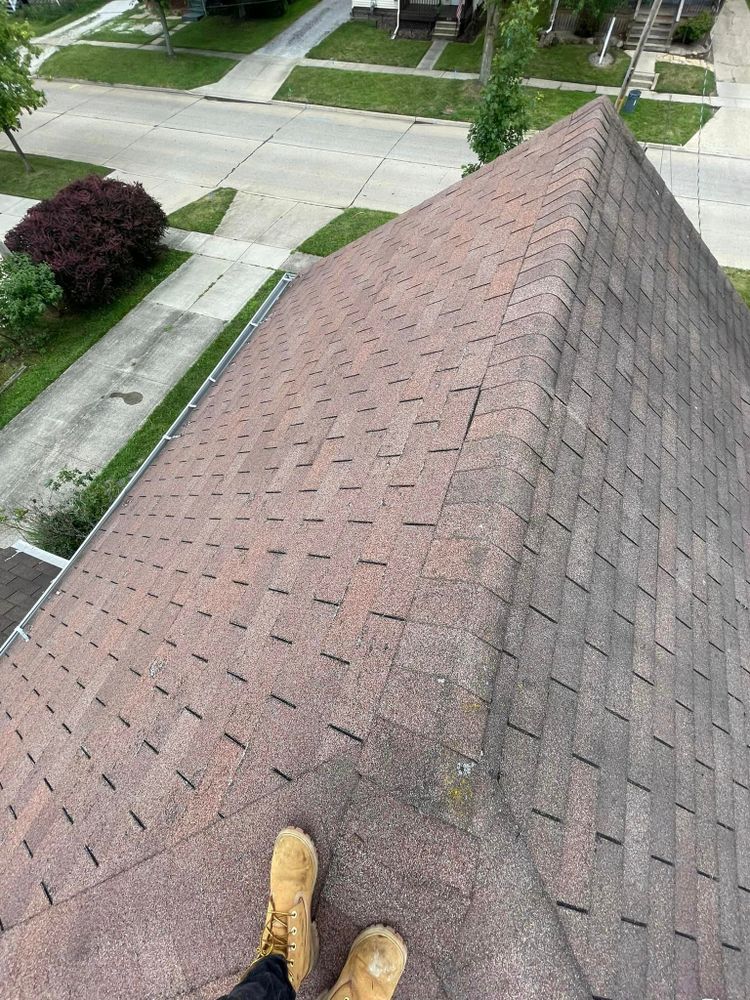 Roofing for J&m roofing exteriors LLC in Barberton, OH