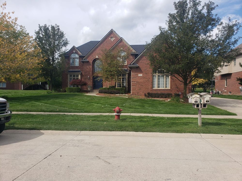 Lawn Care for Reds Landscaping LLC in Macomb, MI