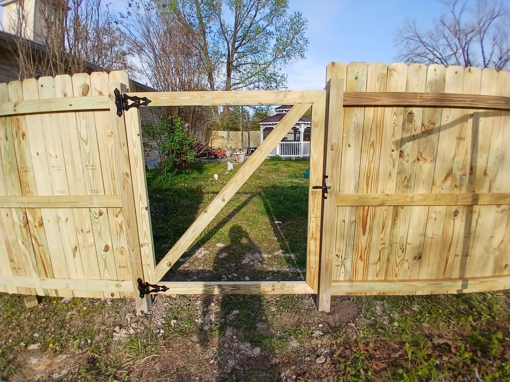 Reversed Picket Fence for Dead Tree General Contracting in Carbondale, Illinois