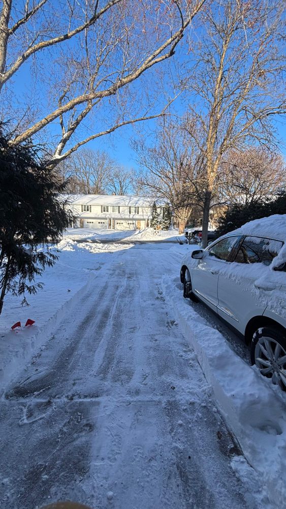 Snow removal for K & I Lawn Care Service  in Eden Prarie, MN