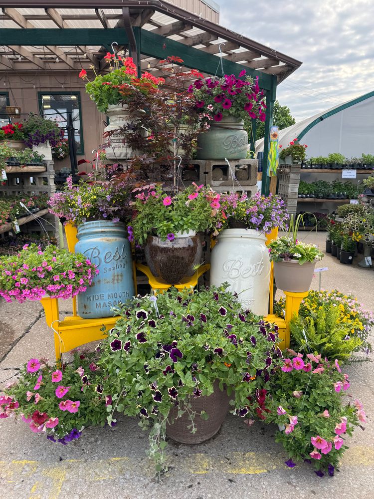 All Photos for Mayfield Landscaping in Staunton, IL