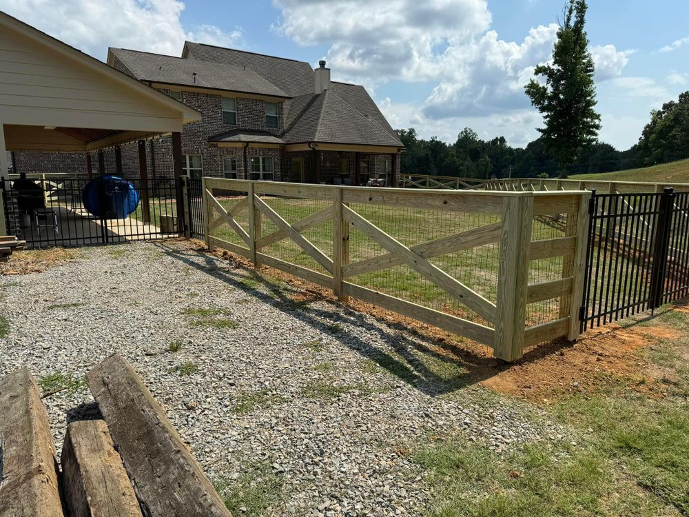 Custom Wooden Fences for Manning Fence, LLC in Hernando, MS